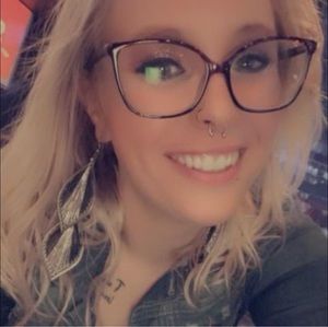 Meet your Posher, Jaclyn